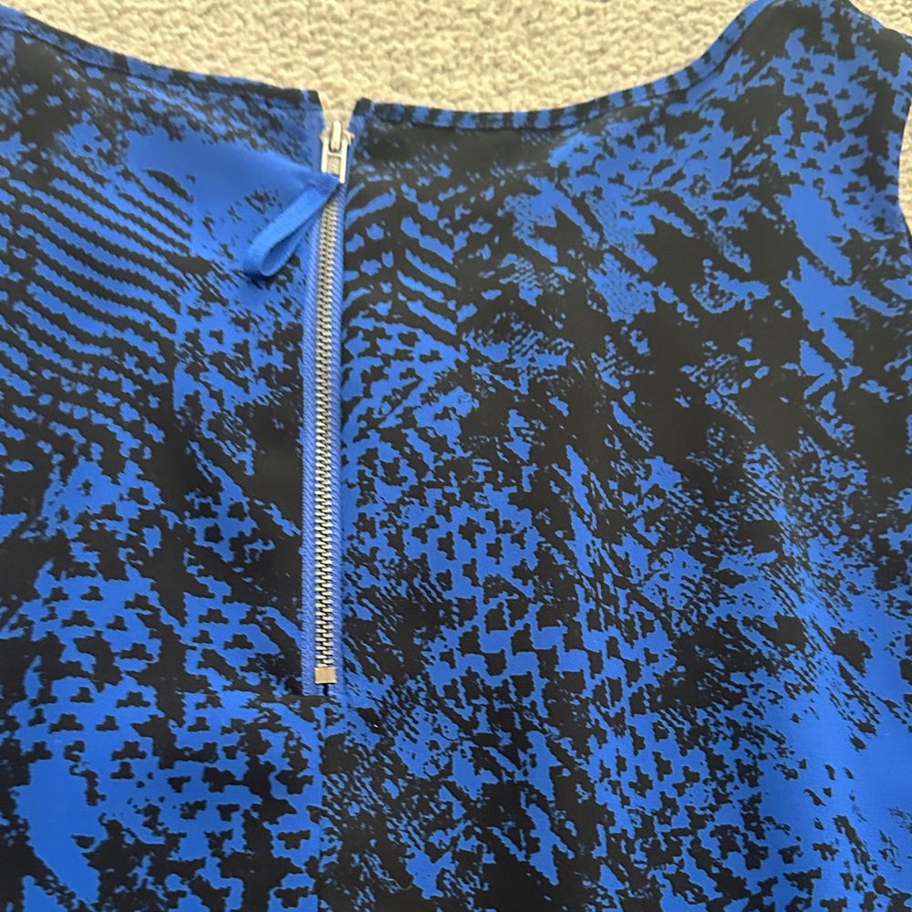 Apt. 9 Women's Blue and Black Patterned Blouse - Picture 6 of 7